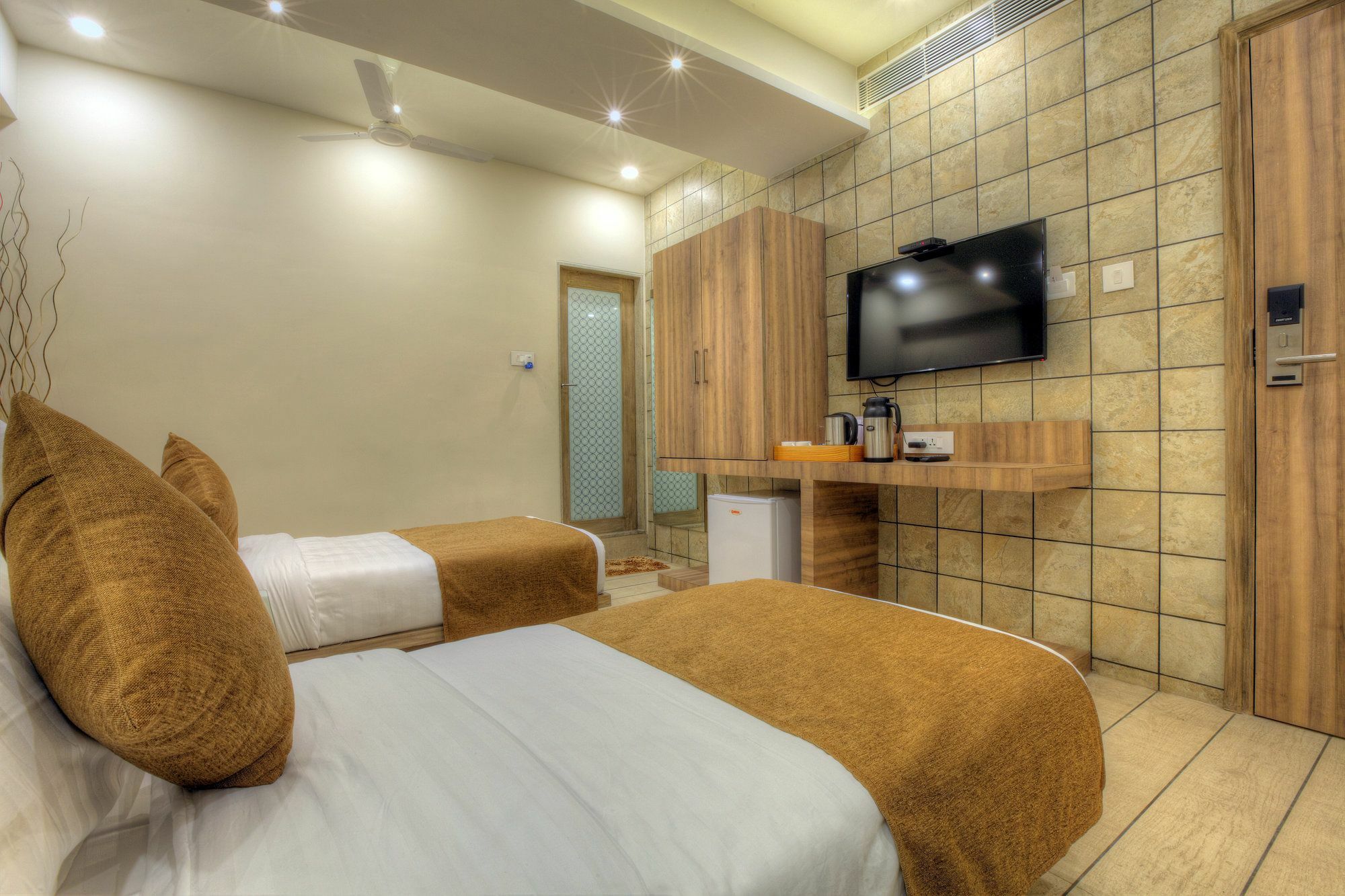 Scenaria Hotel Ahmedabad Exterior foto